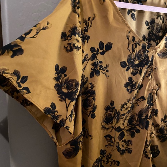 Torrid size 4 mustard yellow and black blouse - Picture 2 of 5